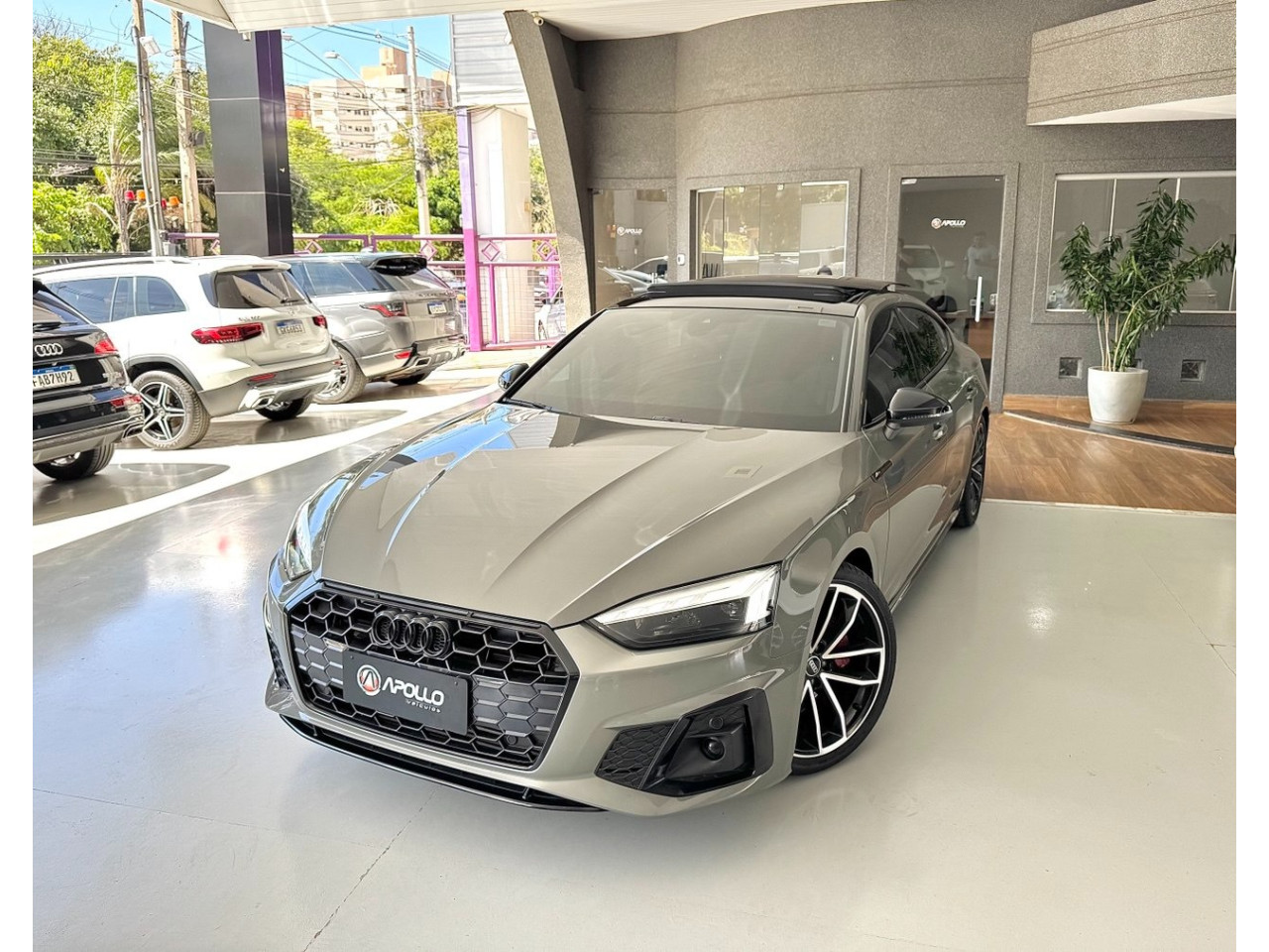 AUDI